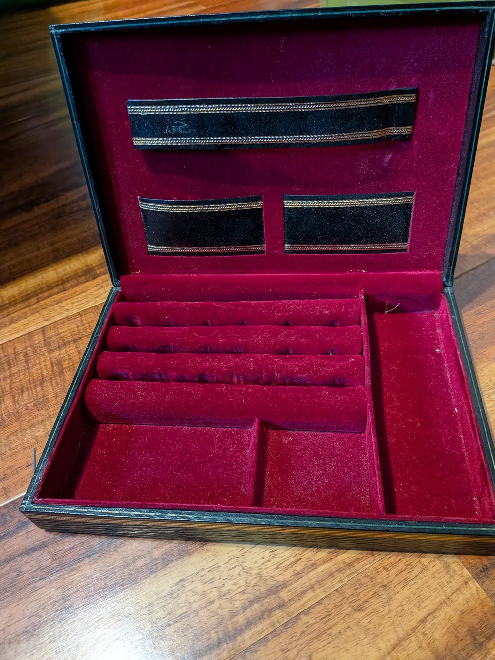 Black and Gold Swank Men's Valet Box